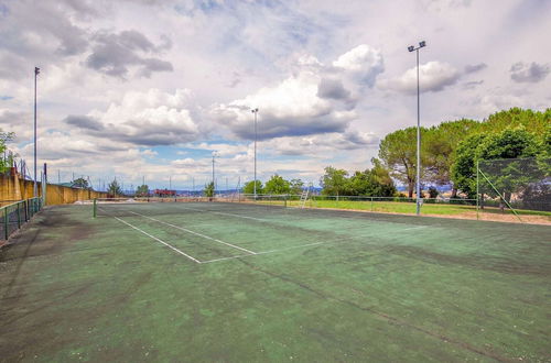 Photo 25 - Snug Apartment in Gambassi Terme-fi With Tennis Court