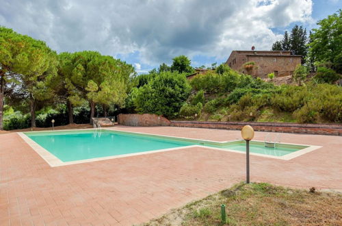 Photo 22 - Snug Apartment in Gambassi Terme-fi With Tennis Court