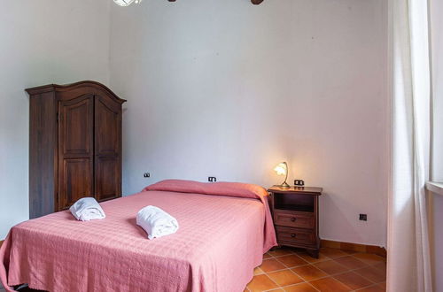 Photo 16 - Snug Apartment in Gambassi Terme-fi With Tennis Court