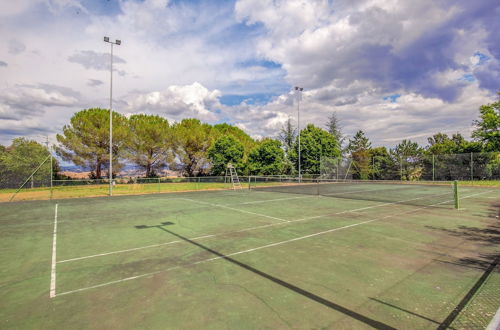 Photo 24 - Snug Apartment in Gambassi Terme-fi With Tennis Court