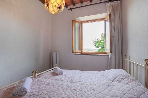 Foto 15 - Snug Apartment in Gambassi Terme-fi With Tennis Court