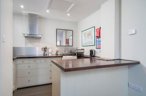 Foto 9 - JOIVY Modern 2 bed flat in Central London, sleeps 6