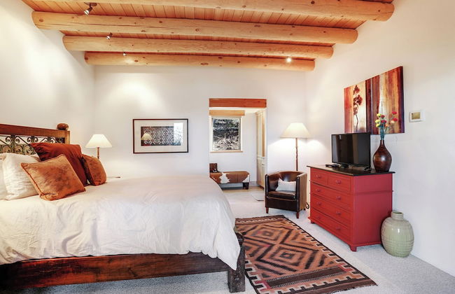 Bishops Lodge Villa Corazones - Photo 16