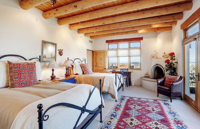 Bishops Lodge Villa Corazones - Photo 14