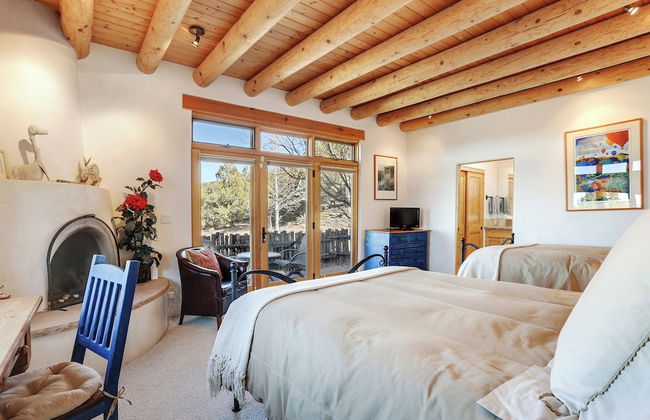 Bishops Lodge Villa Corazones - Photo 12