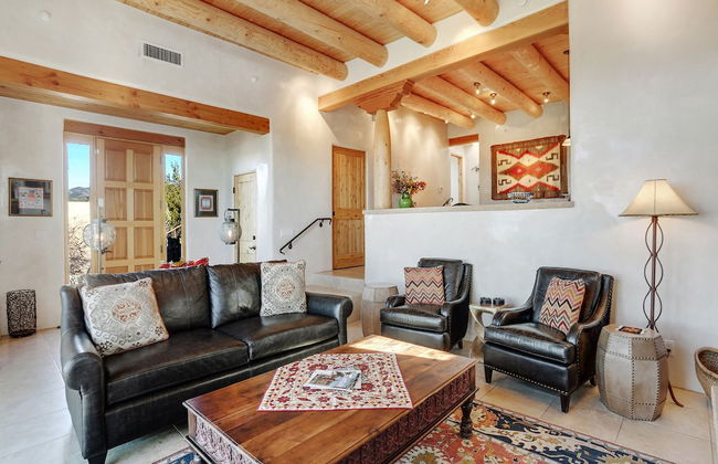 Bishops Lodge Villa Corazones - Photo 9