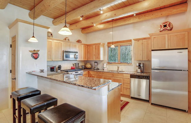 Bishops Lodge Villa Corazones - Photo 6