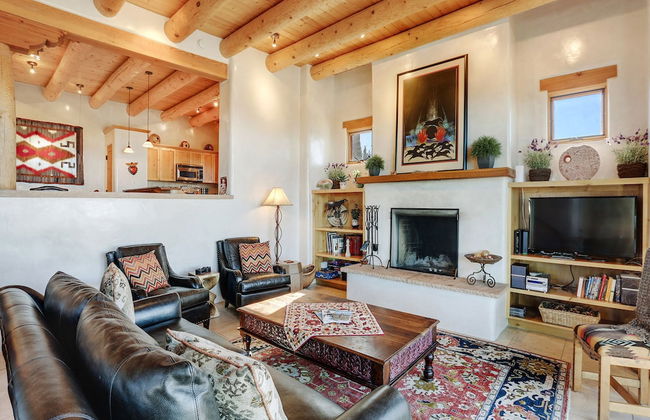 Bishops Lodge Villa Corazones - Photo 15