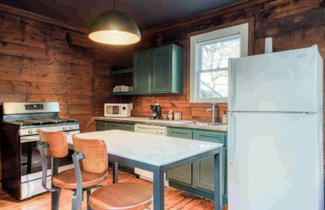 The Xennial Ice Cold AC With Fast Wi-fi - Photo 6