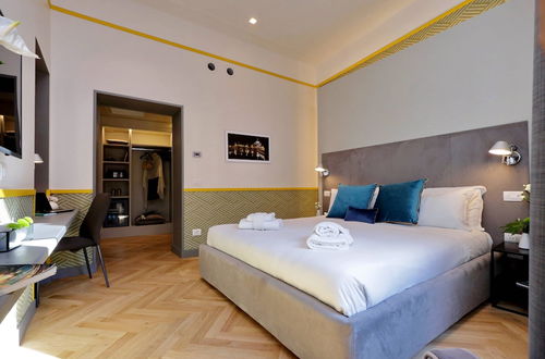 Photo 9 - Roma Five Suites