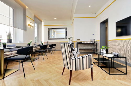 Photo 5 - Roma Five Suites