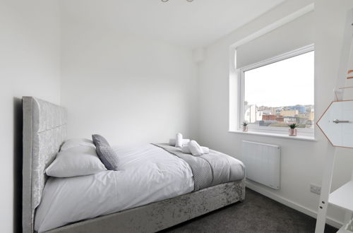 Photo 19 - Modern Central Laines 2 Bed In The City