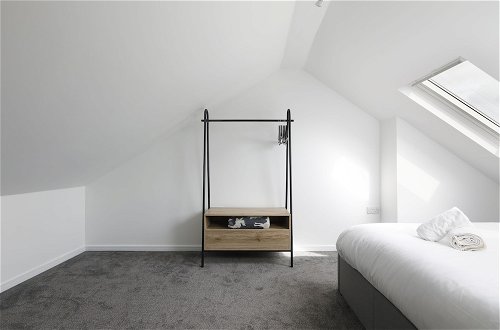Photo 7 - Modern Central Laines 2 Bed In The City