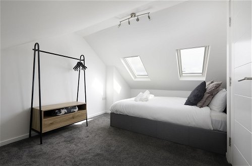 Photo 13 - Modern Central Laines 2 Bed In The City