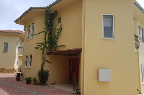 Photo 3 - Goldcity Apartments