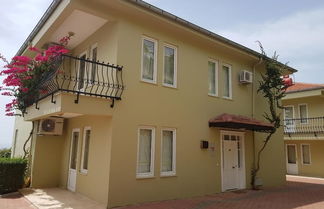 Photo 2 - Goldcity Apartments