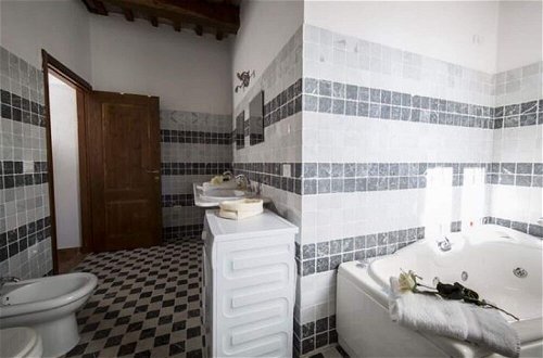 Photo 11 - Lovely Apartment in Ascoli Piceno with Hot Tub