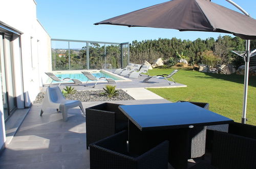 Photo 12 - Alluring Villa in Salir de Matos near Coast