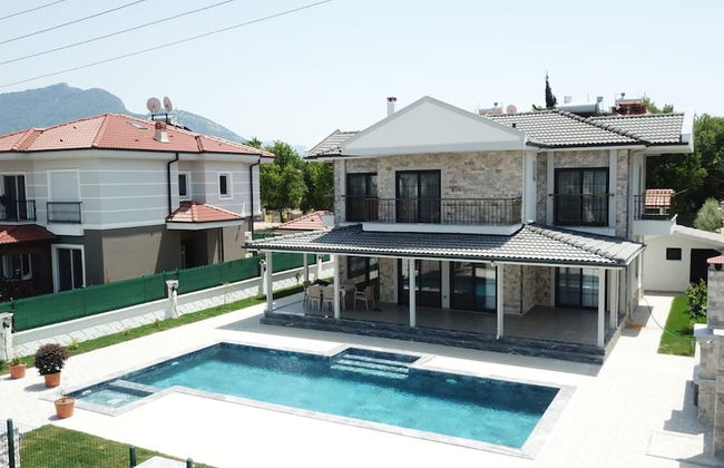 Stunning 4-bed Villa Grey 4 Bedrooms Private Pool - Foto 14
