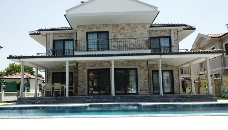 Photo 1 - Stunning 4-bed Villa Grey 4 Bedrooms Private Pool