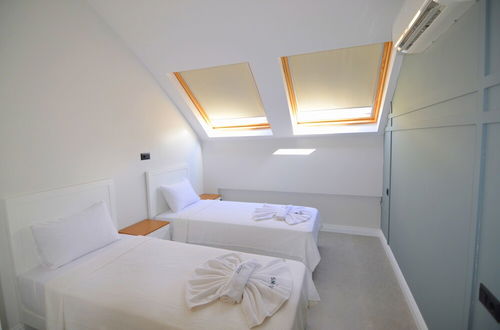 Photo 7 - Juglans Suites