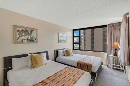 Photo 2 - Deluxe Ocean View Condo 2 Queen Beds in Waikiki, FREE Parking & Wi-Fi by Koko Resort Vacation Rentals