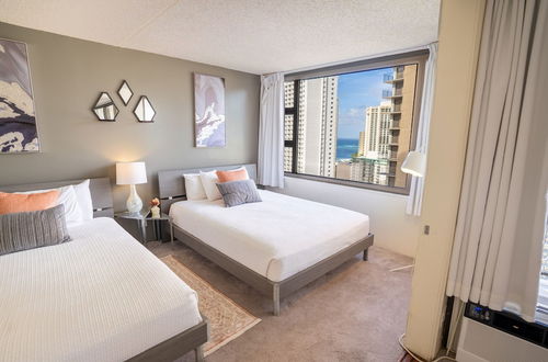 Photo 2 - Deluxe Ocean View Condo 2 Queen Beds in Waikiki, FREE Parking & Wi-Fi by Koko Resort Vacation Rentals