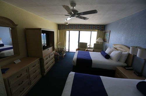 Photo 14 - Shoreline Island Resort - Exclusively Adult