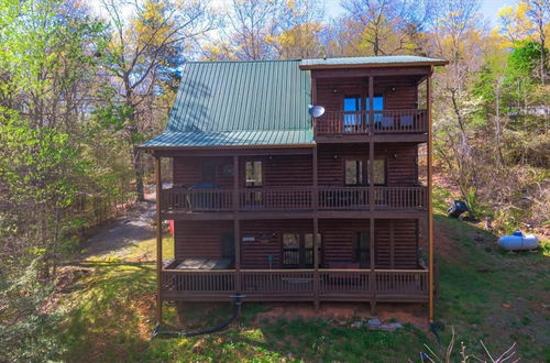 Foto 14 - The Boondocks - Beautiful Cabin Overlooking Magnificent North Georgia Mountains