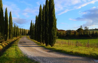 Photo 2 - Idyllic Holiday Home in Vinci With Swimming Pool