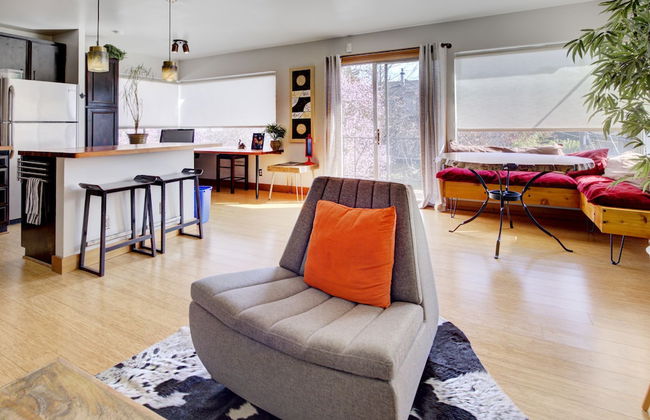 Seattle House - Photo 11
