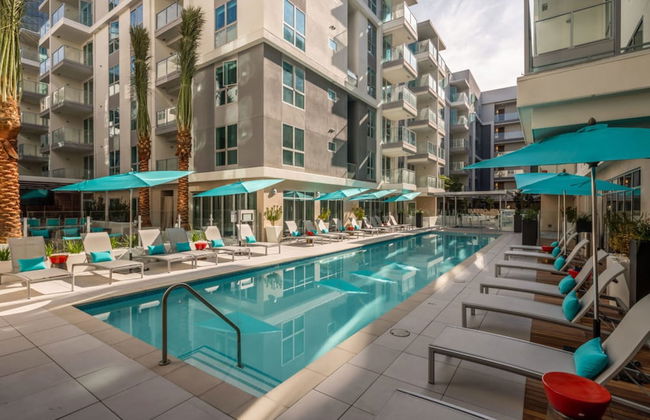Resort Style Suites in Downtown LA - Foto 1