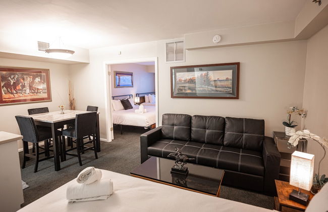 PENTHOUSE SUITE on the Strip - 6 Comfy BEDS - Photo 8