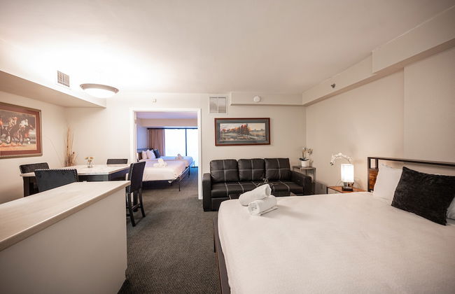 PENTHOUSE SUITE on the Strip - 6 Comfy BEDS - Photo 16