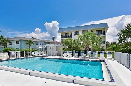 Foto 70 - Gulf Breeze Ami-2bd-2ba-condo-private Beach Access-heater Pool-water Views From Every Window