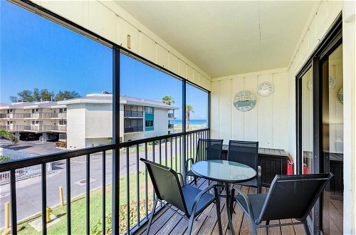 Foto 50 - Gulf Breeze Ami-2bd-2ba-condo-private Beach Access-heater Pool-water Views From Every Window