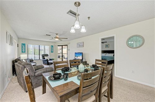Foto 46 - Gulf Breeze Ami-2bd-2ba-condo-private Beach Access-heater Pool-water Views From Every Window