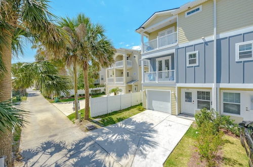 Photo 22 - Oceanside Paradise - Ultra-modern Beach Townhouse