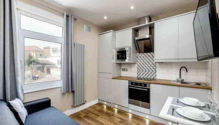 Photo 1 - Charming 2-bed Apartment