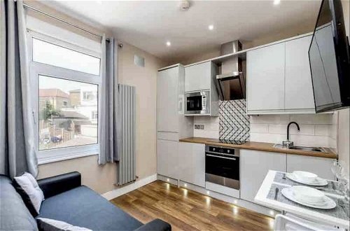 Photo 1 - Charming 2-bed Apartment