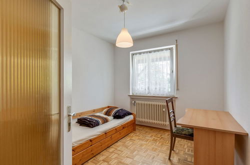 Photo 5 - Charming Apartment in Fuldabruck With Garden