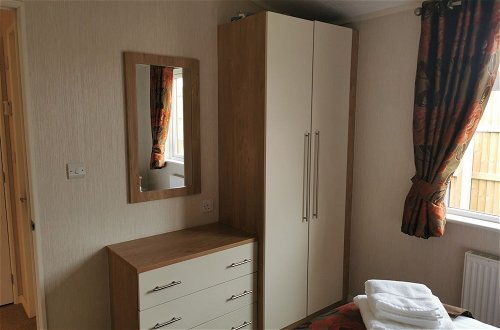 Foto 3 - Captivatingly Stunning 2-bed Cabin in Bridlington