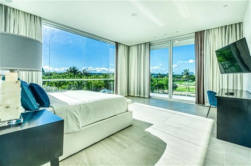 Photo 6 - Modern and Fresh Oceanfront Villa