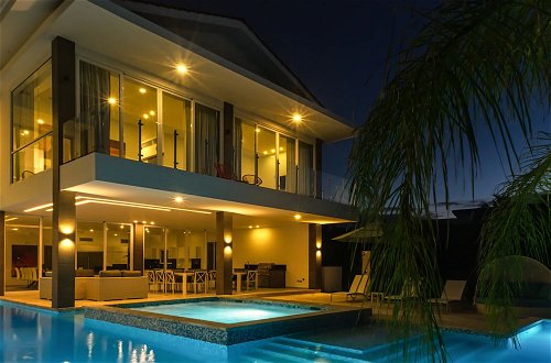 Photo 31 - Modern and Fresh Oceanfront Villa