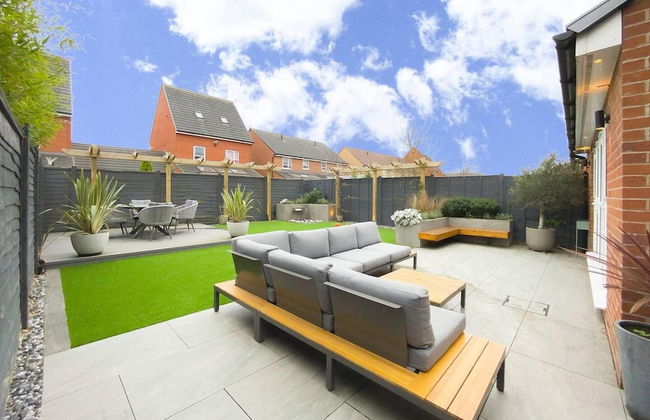 Stunning 4 Bed House With Cinema Room & Parking - Foto 30