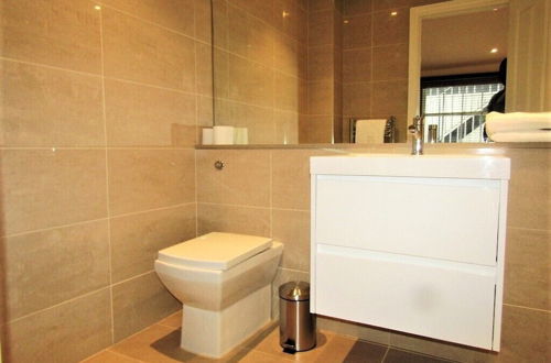 Photo 9 - Stylish Private Double En-suite - 1