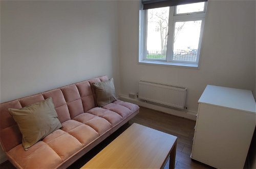 Photo 10 - 2 Bedroom Apartment in Kentish Town