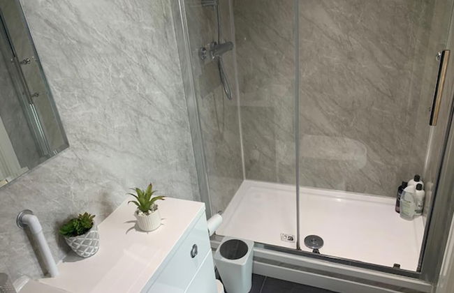One Bedroom Apartment With En-suite & Patio - Photo 10