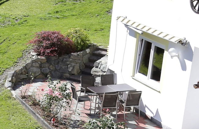 Luxurious Holiday Home With Terrace - Photo 14