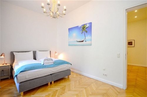 Photo 2 - Vienna Residence Colossal Apartment With Balcony and Space for 8 Guests
